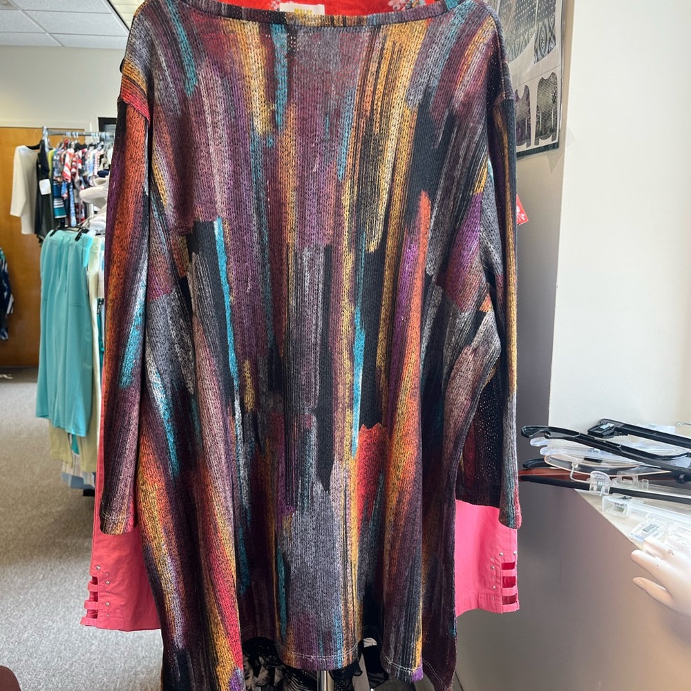 Multi-Color Woman’s Tunic - Picture 2 of 8